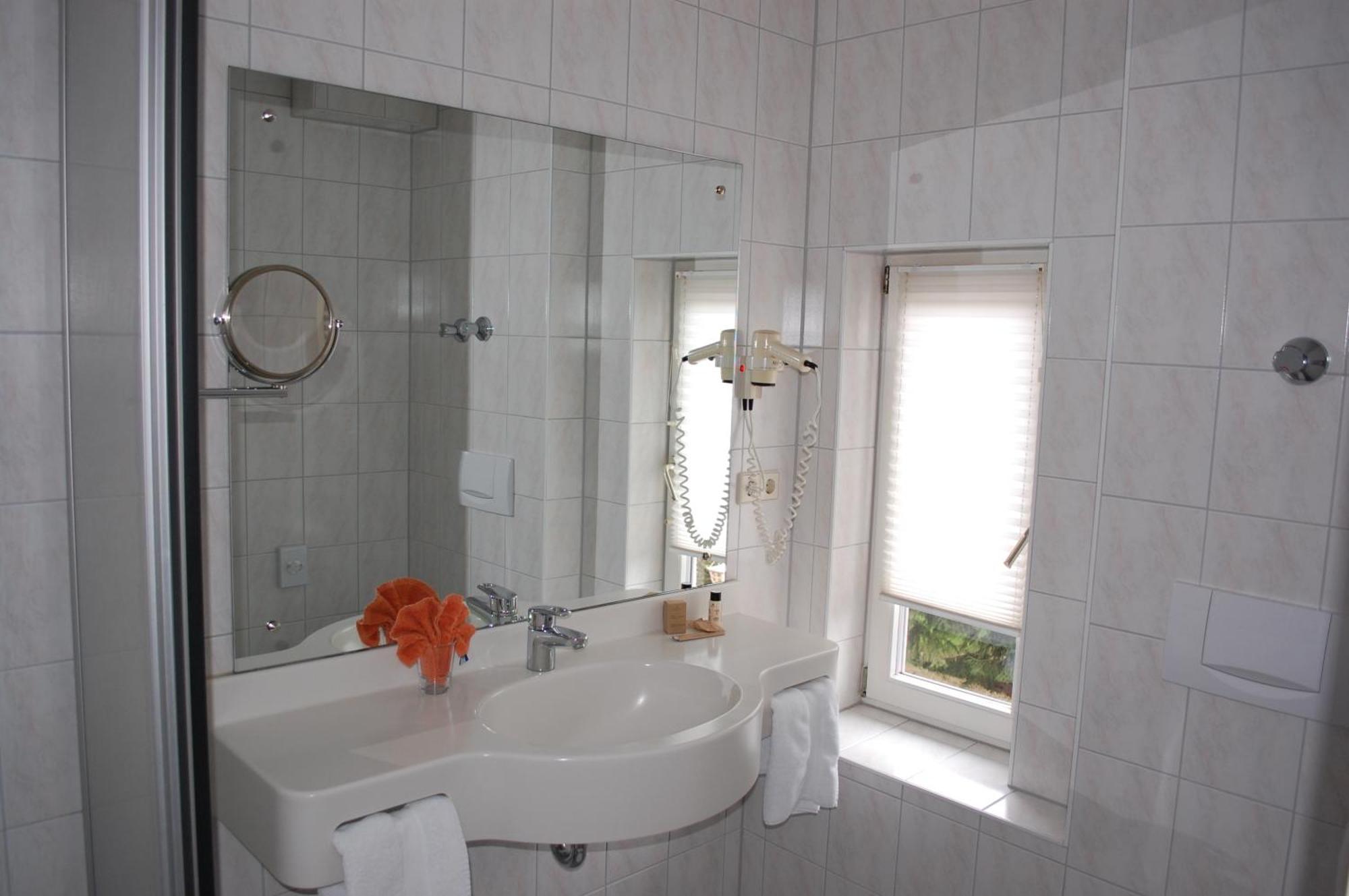 אמנדינגן Parkhotel Krone מראה חיצוני תמונה